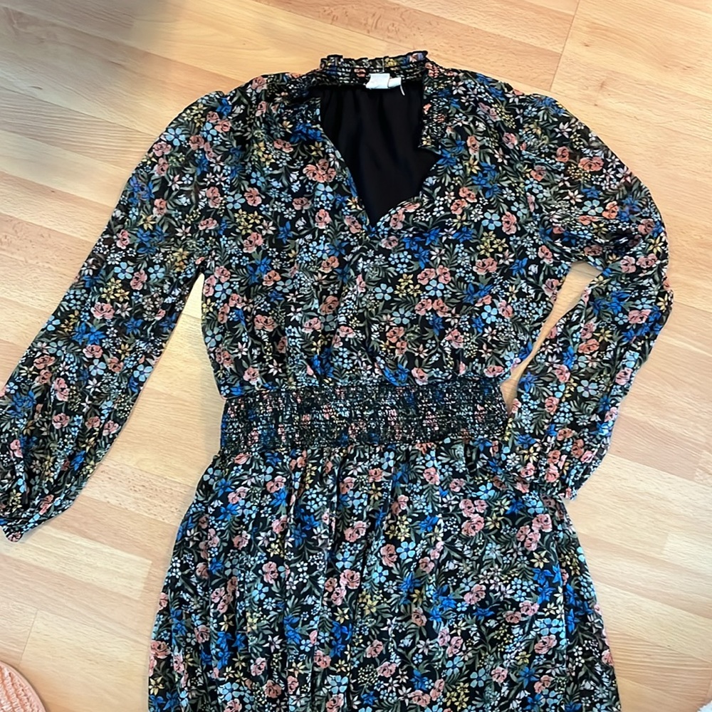 Gap size small spring maxi dress with scrunch waist.